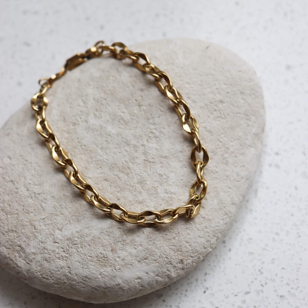 Collided bracelet gold