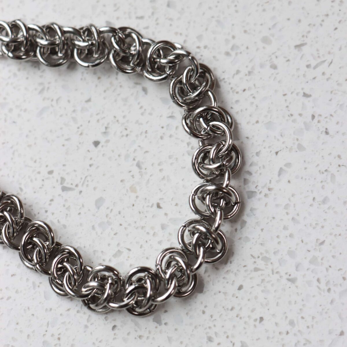 Hooked bracelet silver
