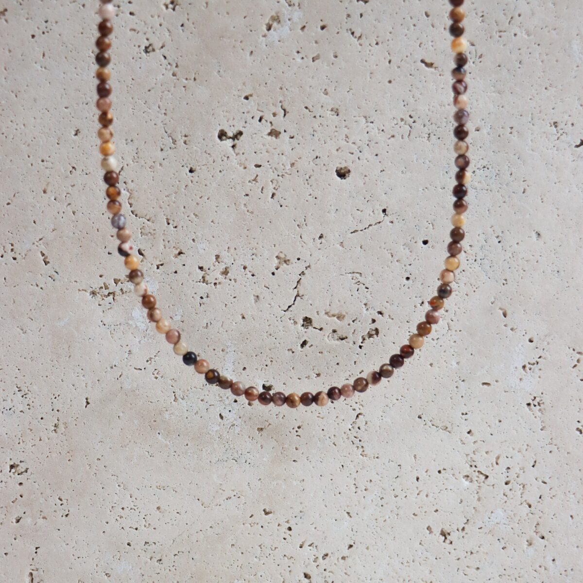 Mini brown necklace
