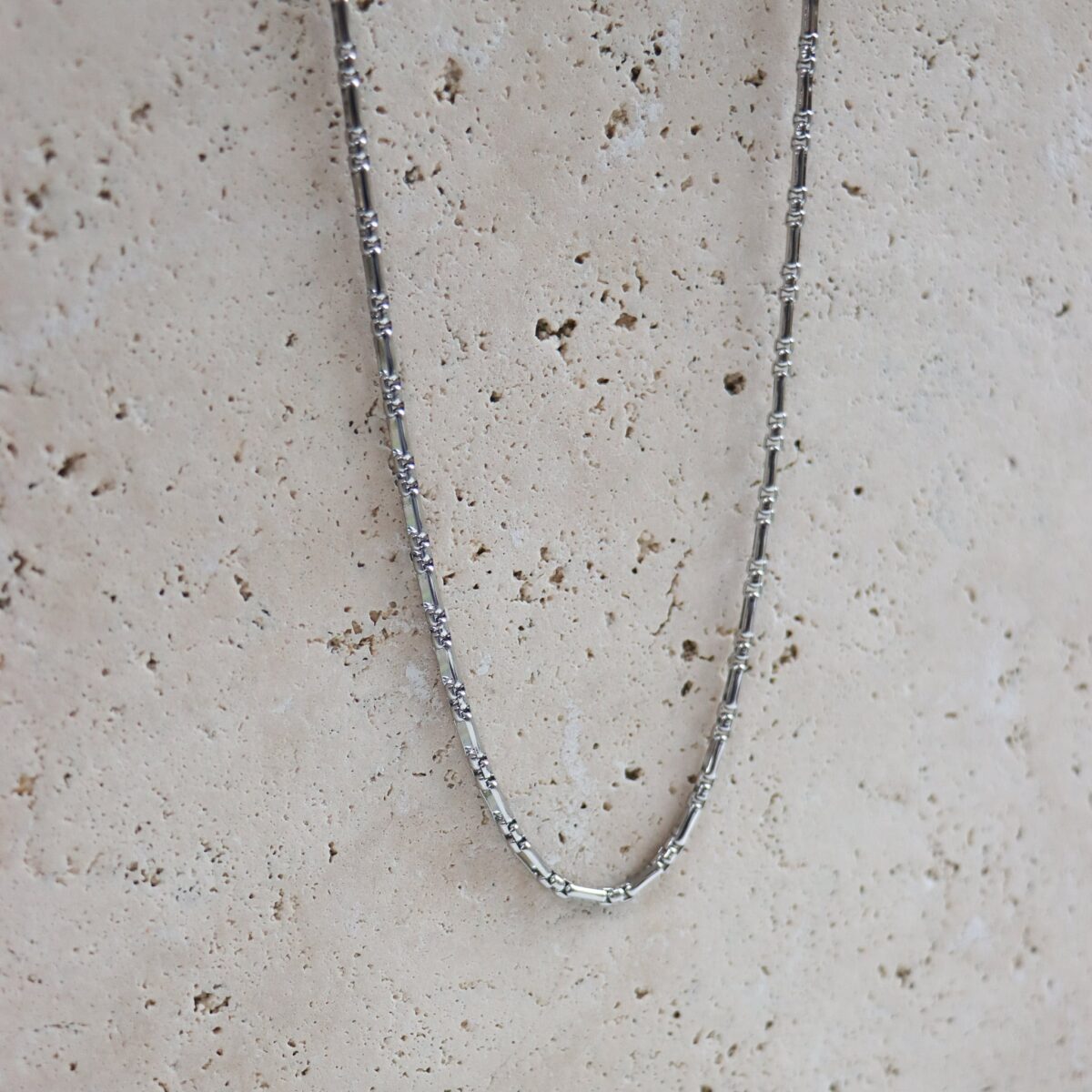 Bones necklace silver