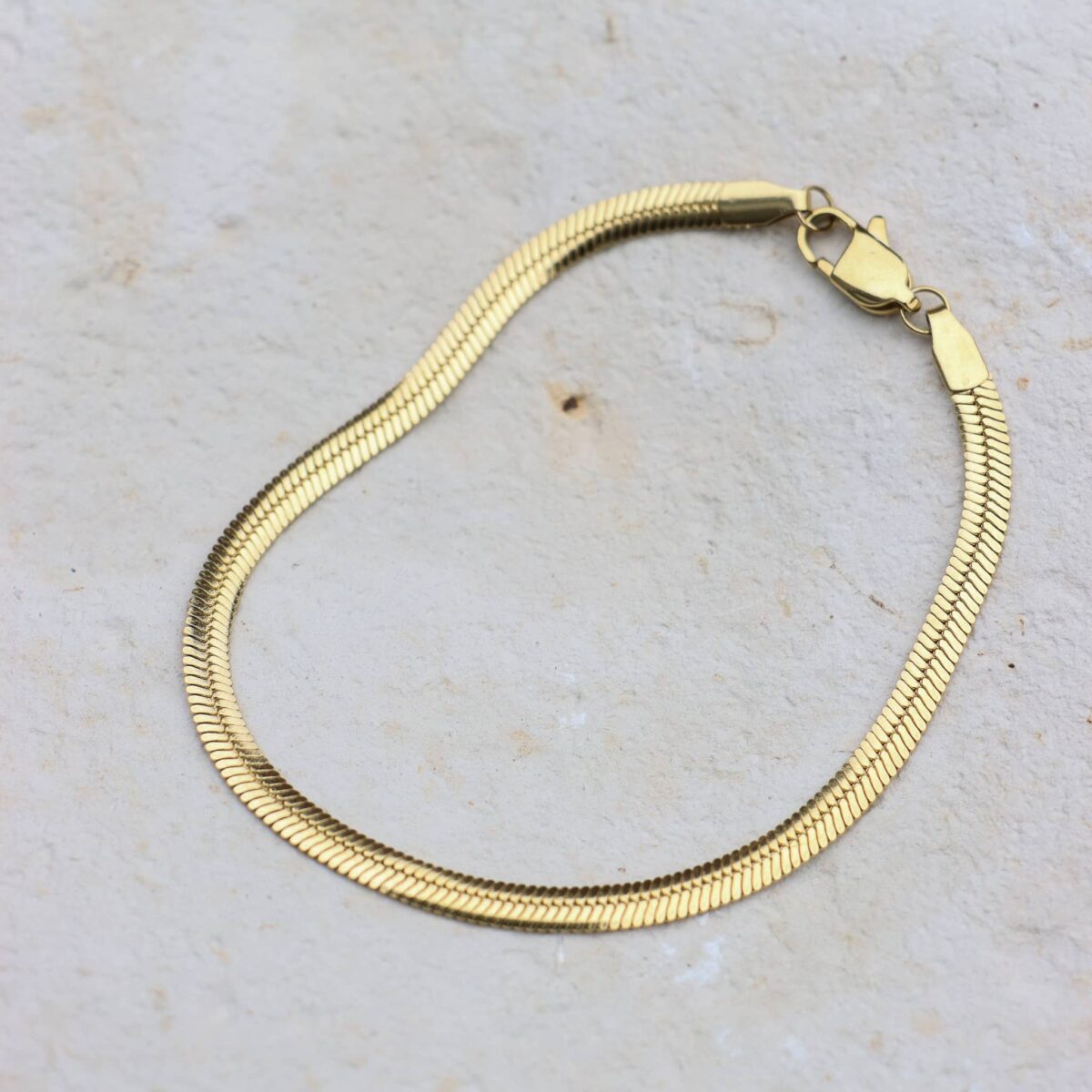 Smooth snake bracelet gold