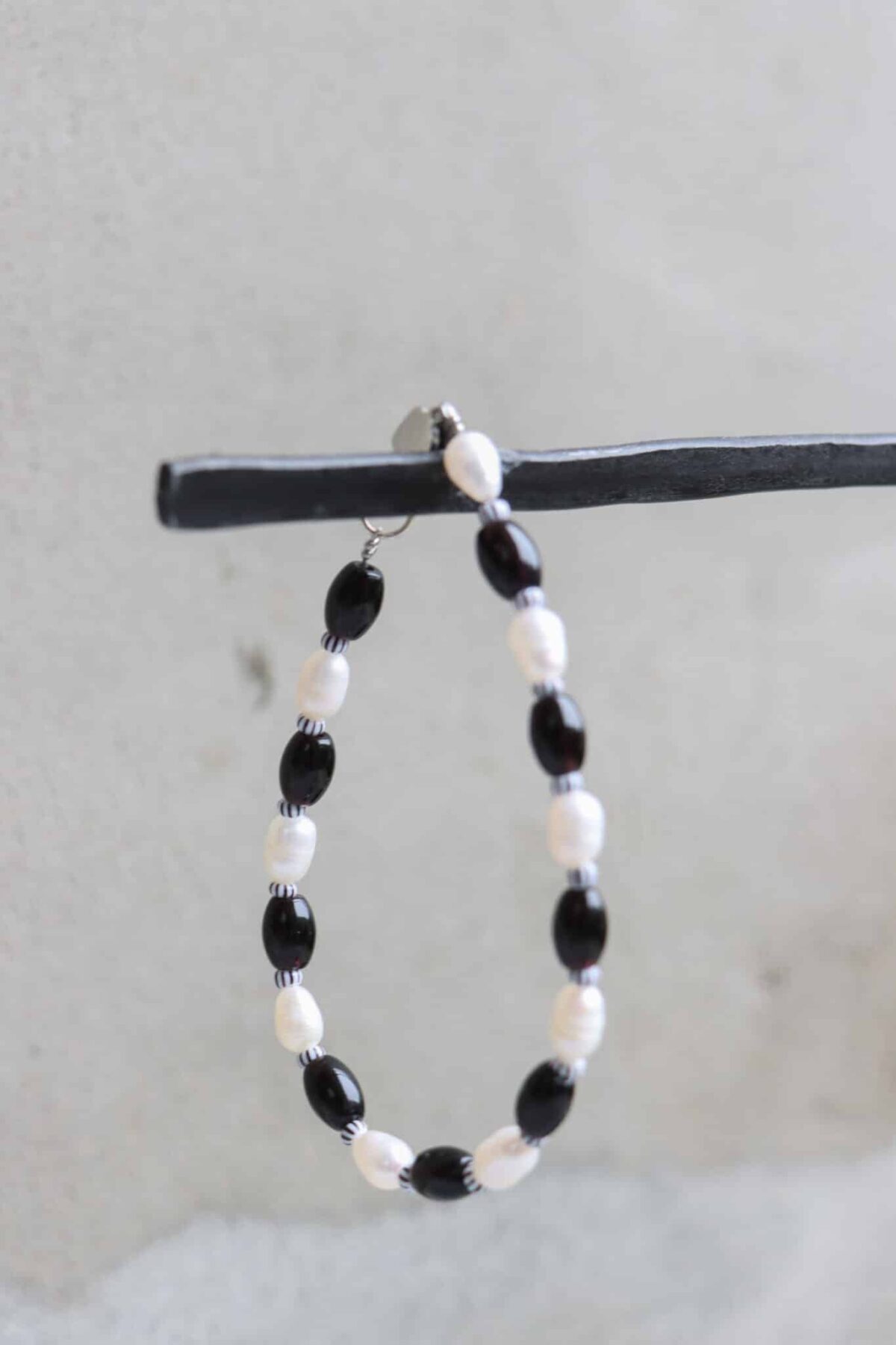 Black pearl bracelet silver