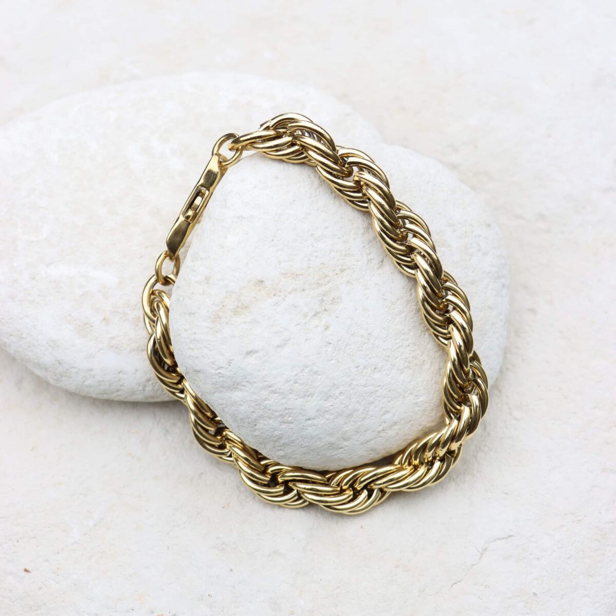 Big twisted bracelet gold