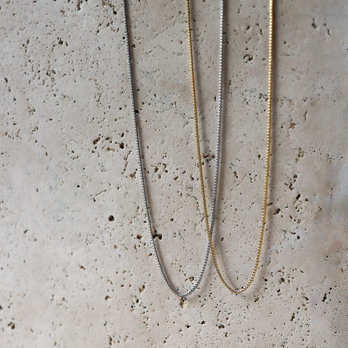 Mini square necklace gold