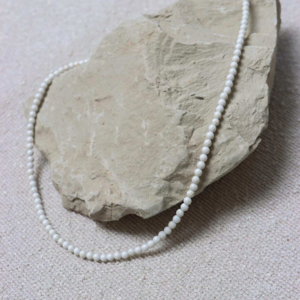 Thin white necklace silver