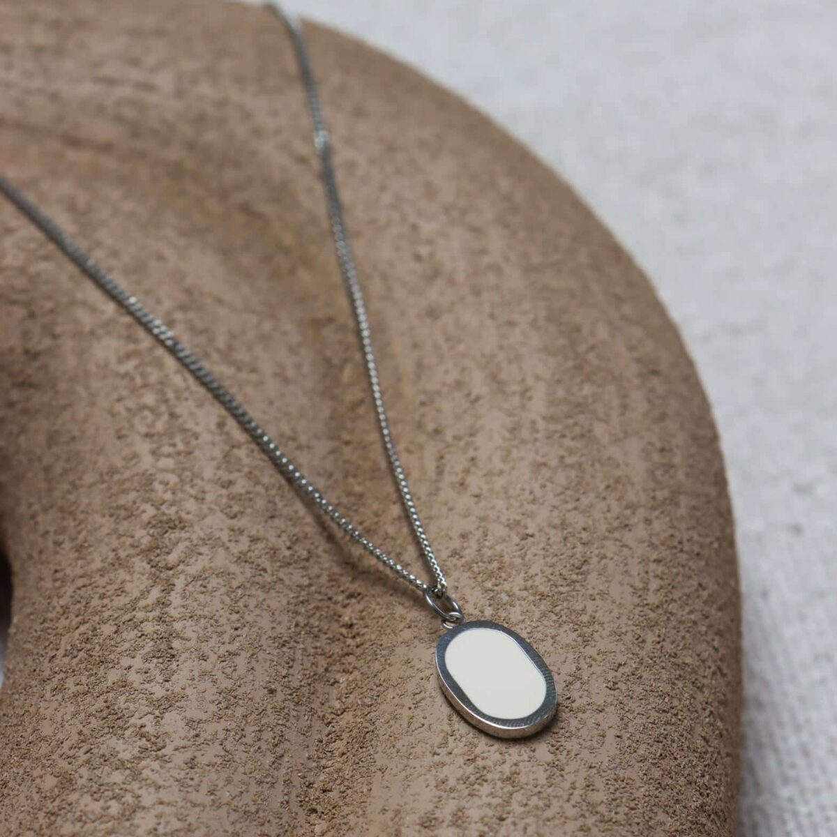 Oval white necklace silver